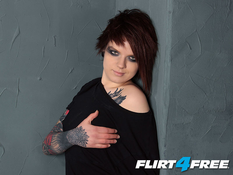 hot-eli-003