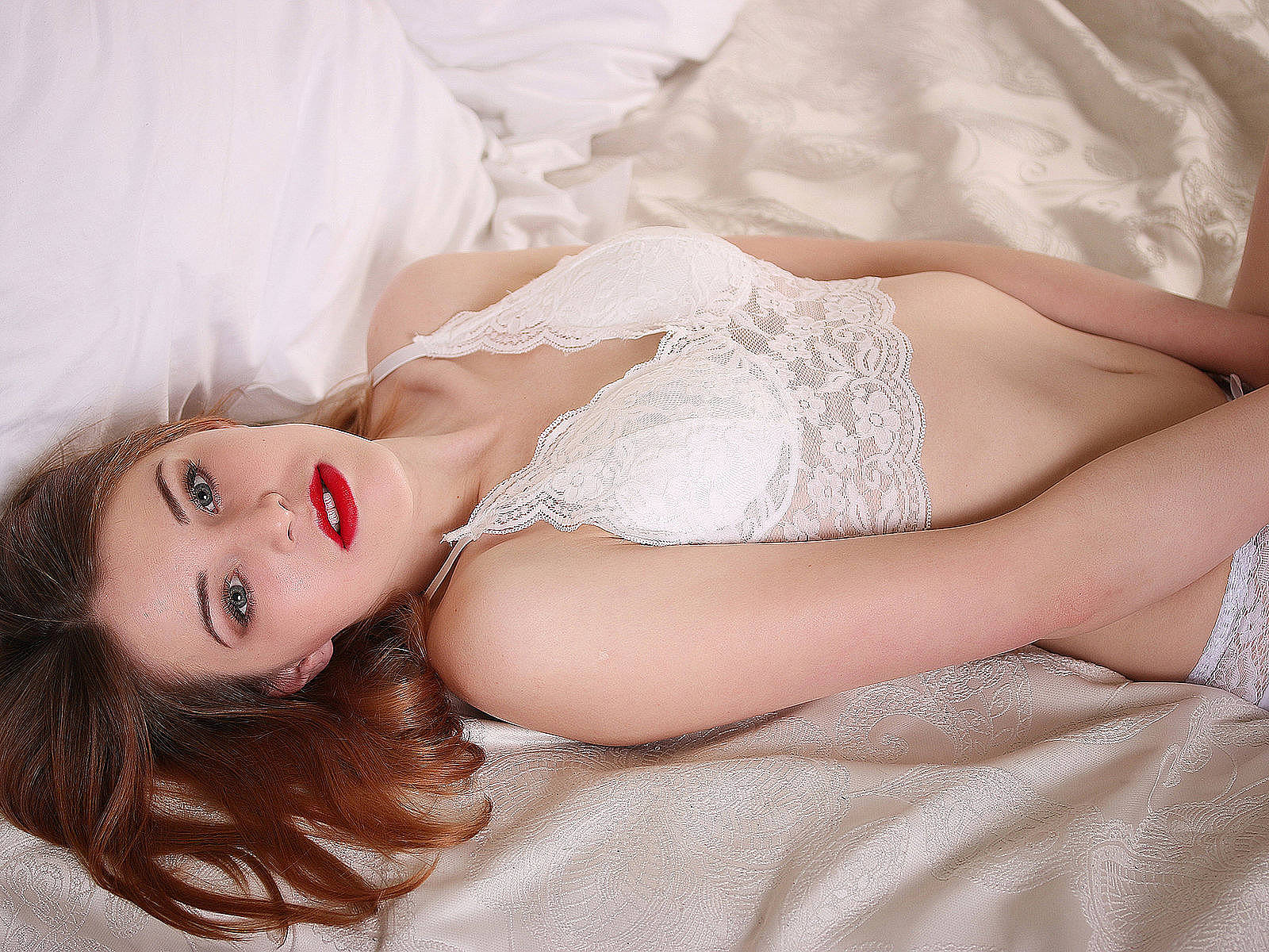 stunning-claire-020
