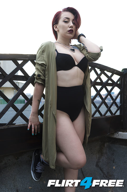 eva-gould-005