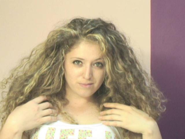CurlySmile_001