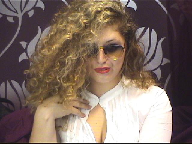 CurlySmile_004