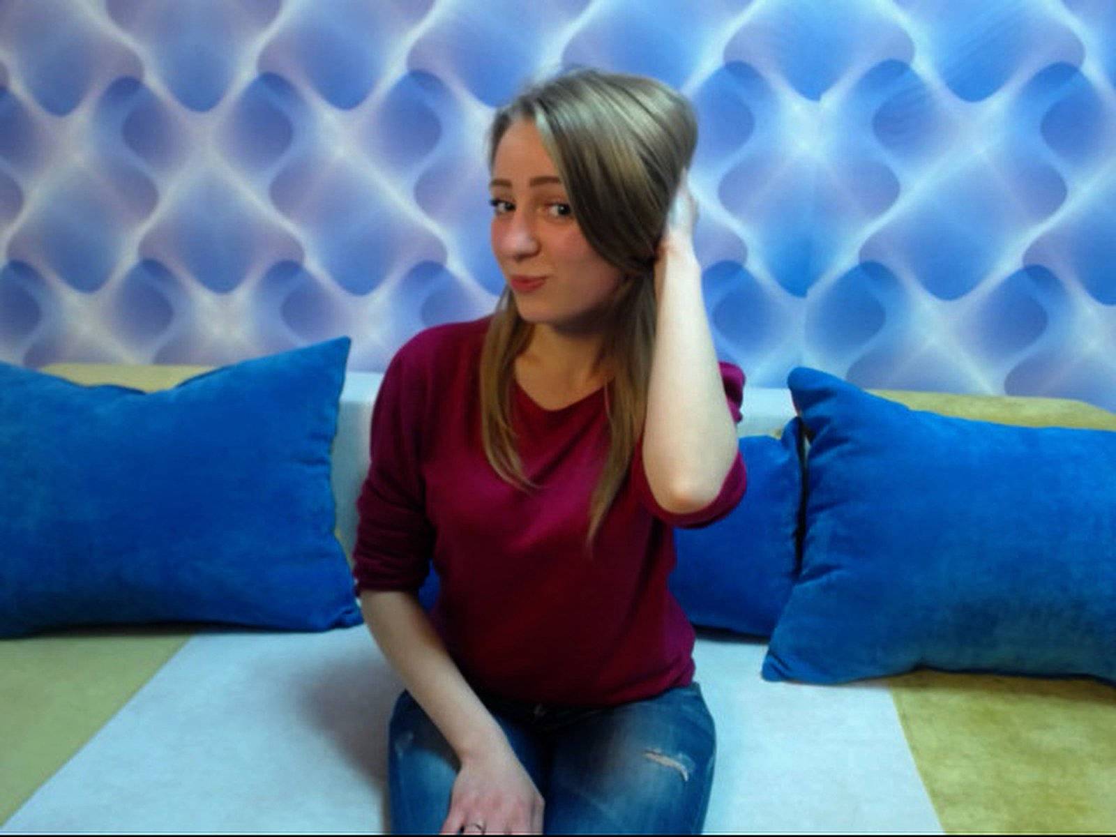 alina-horny-002