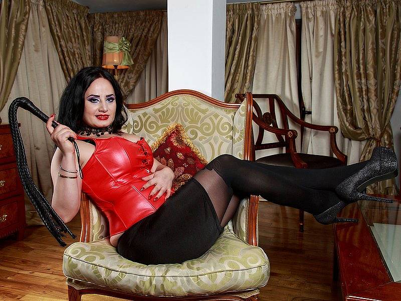 mistress-thara-020