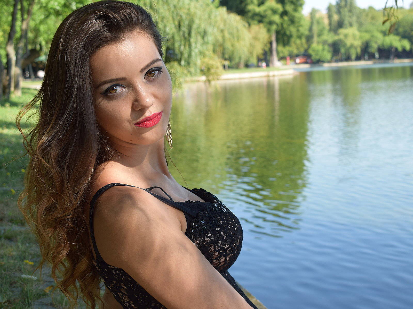 ariana-domina-002